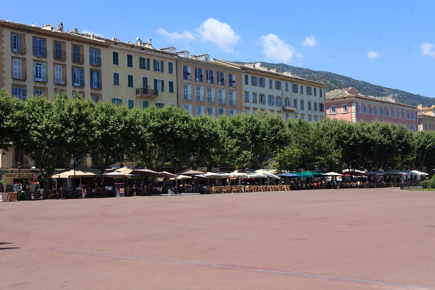 Bastia - Marktplatz am Fährhafen