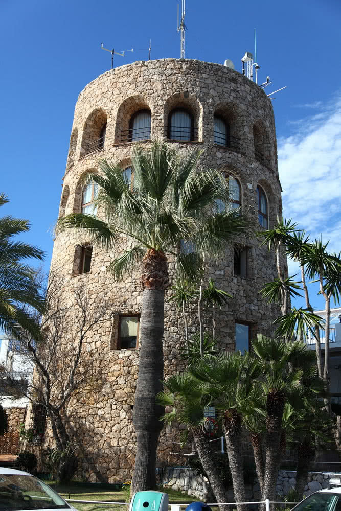 Historischer Wachturm Puerto Banus